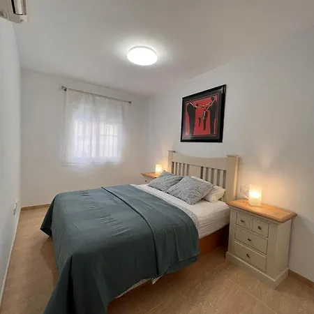 Centro - Beautiful , Newly Renovated 2 Bedroom * Torremolinos