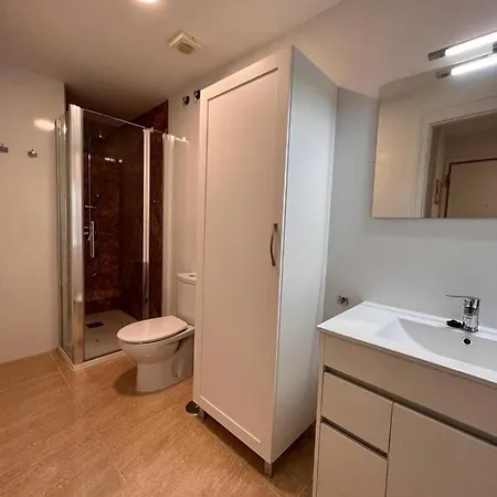 Centro - Beautiful , Newly Renovated 2 Bedroom * Torremolinos