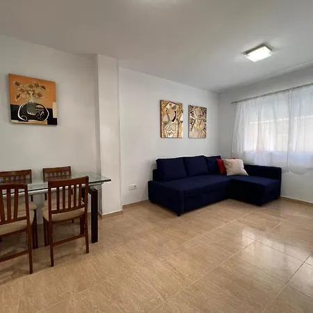 Centro - Beautiful , Newly Renovated 2 Bedroom