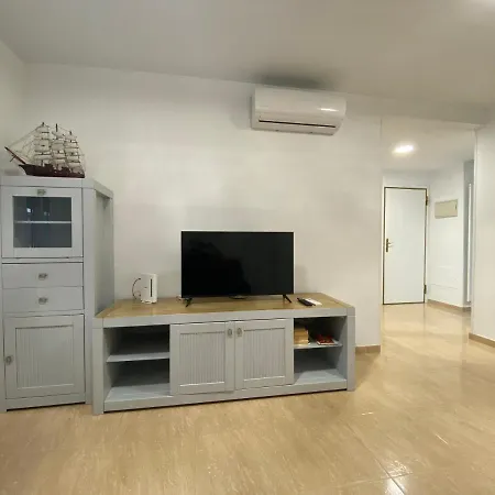 Centro - Beautiful , Newly Renovated 2 Bedroom Lejlighed *