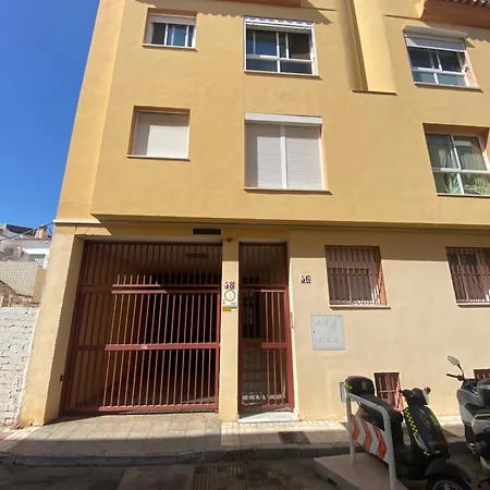 Centro - Beautiful , Newly Renovated 2 Bedroom *