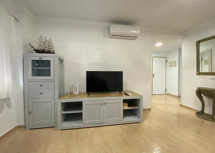 Centro - Beautiful , Newly Renovated 2 Bedroom Appartamento *