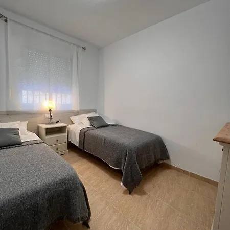 Centro - Beautiful , Newly Renovated 2 Bedroom 아파트 *